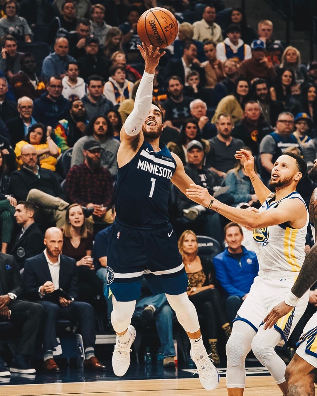 Timberwolves basketball team shooting a layup- Photo by Instagram user @timberwolves