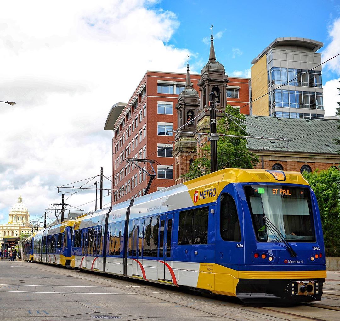 Minnesota metro driving on a sunny day. Photo by Instagram user@metrotransitmn
