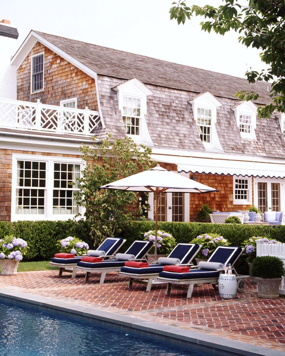 Cottage with pool in Hamptons, NY. Photo by Instagram user @somethingtostyleover