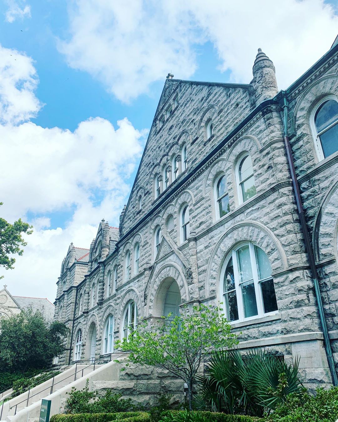 Front of white building at Tulane University in New Orleans. Photo by Instagram user @tulanealumni