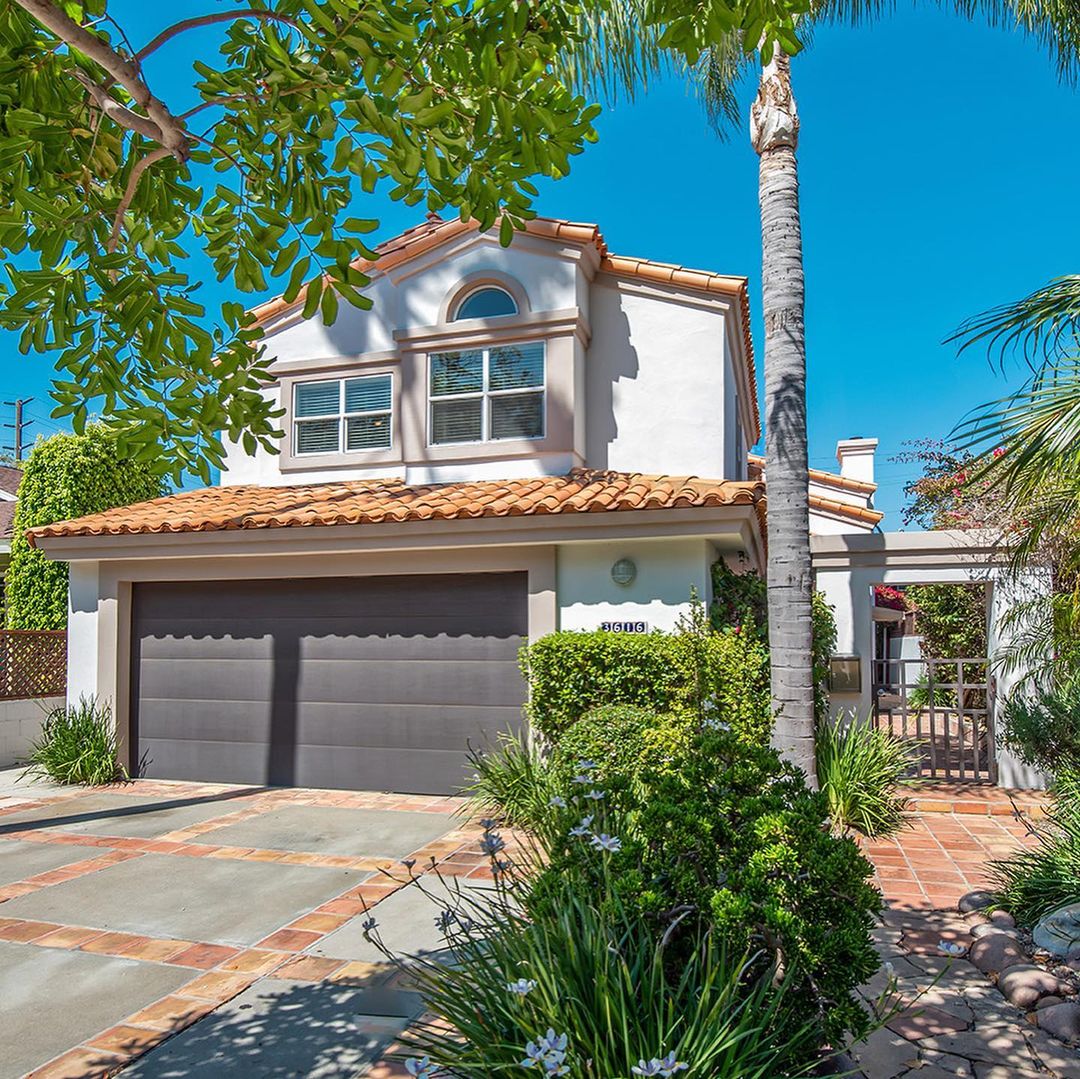 A mediterranean style home in Mar Vista, Los Angeles, CA. Photo by Instagram user @lauriewoolner.