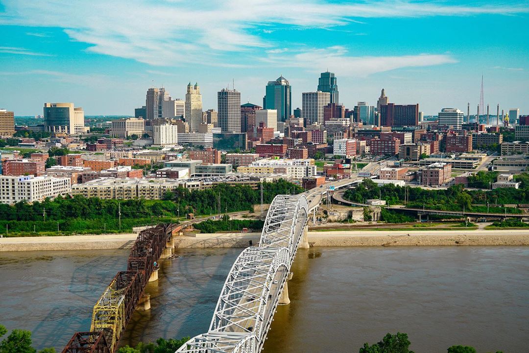 Skyline of Downtown Kansas City. Photo by Instagram user @naina_tejaswi