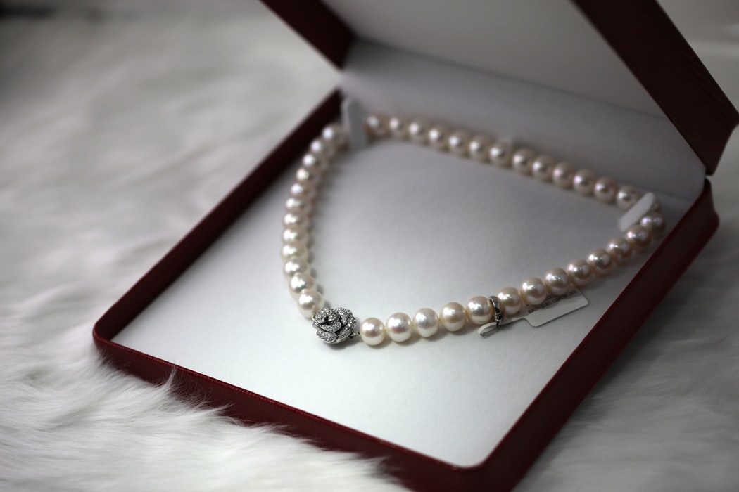 Best way to store silver jewelry store