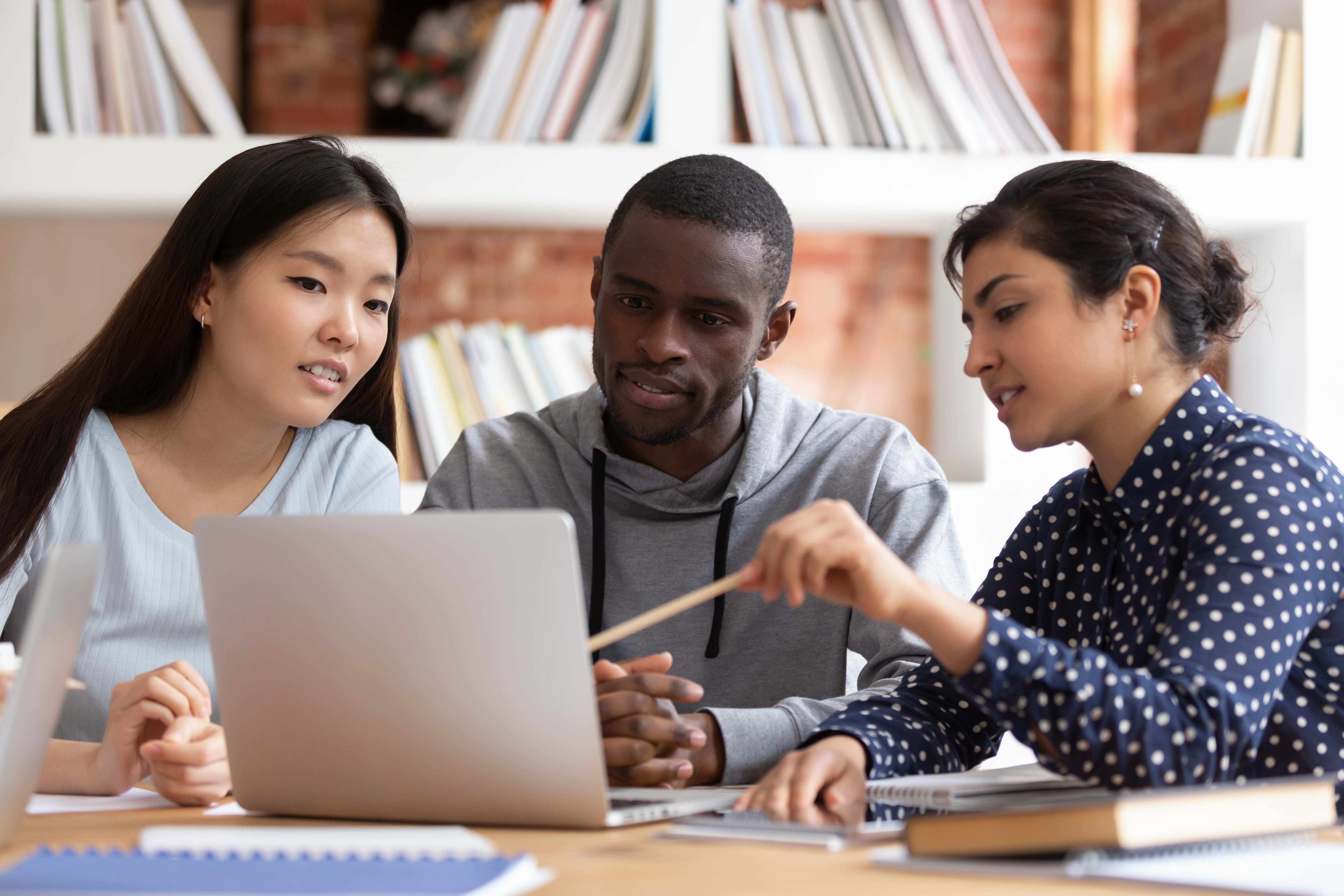 College students collaborating on project