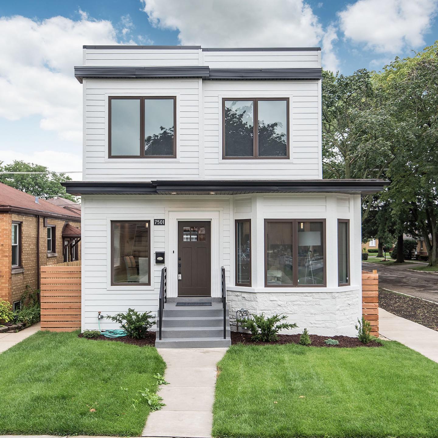 2 story white house edison park
