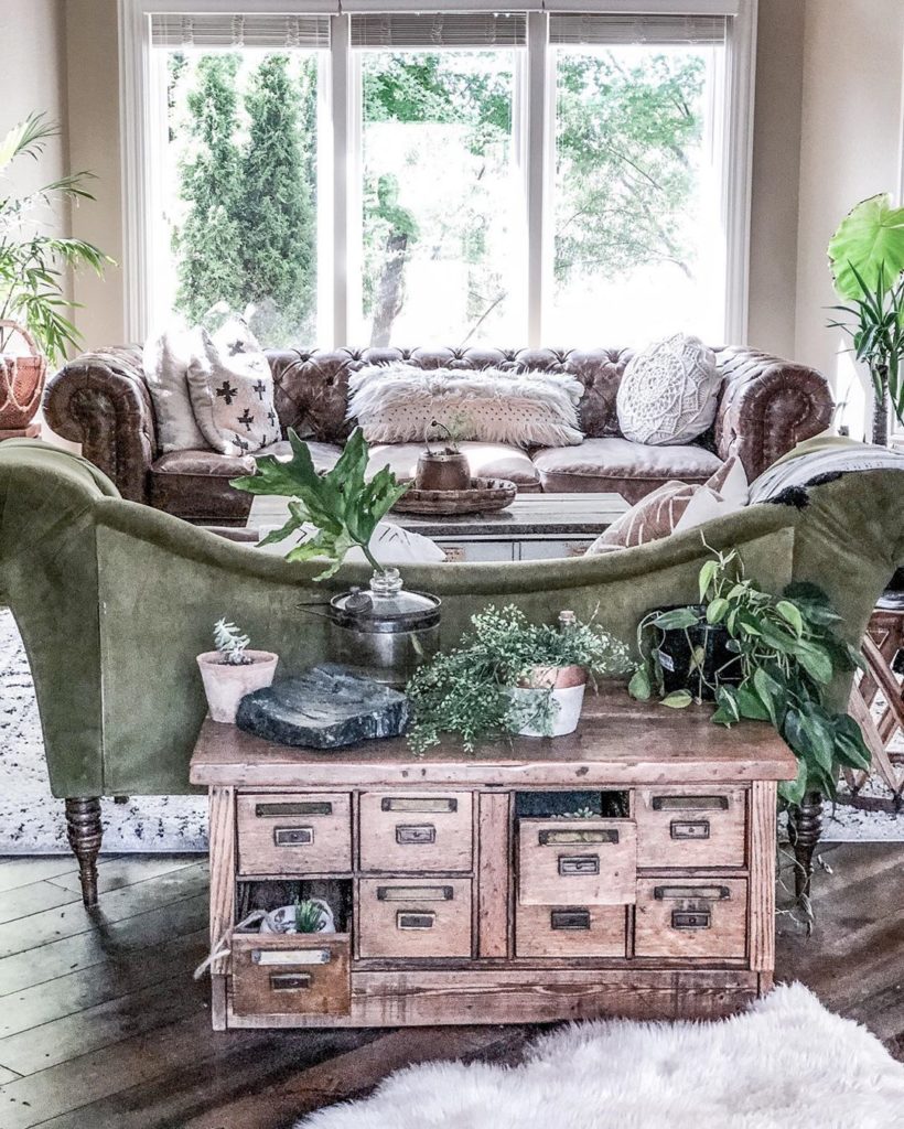 21 Antique & Vintage Home Decor Ideas | Extra Space Storage