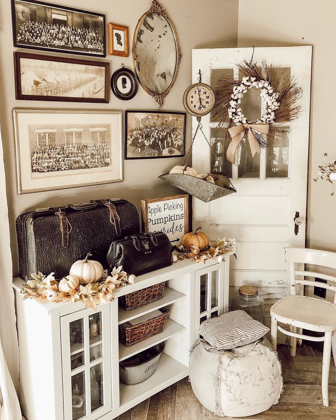 21 Antique Vintage Home Decor Ideas Extra Space Storage - Antique Picture Frames Home Decor