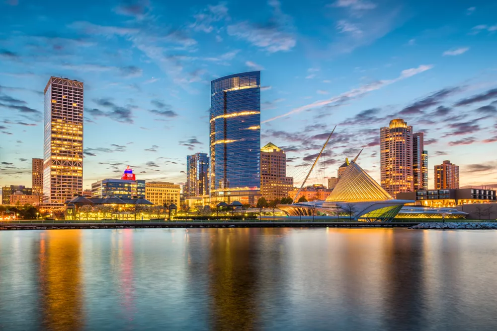 Milwaukee, WI skyline at dusk