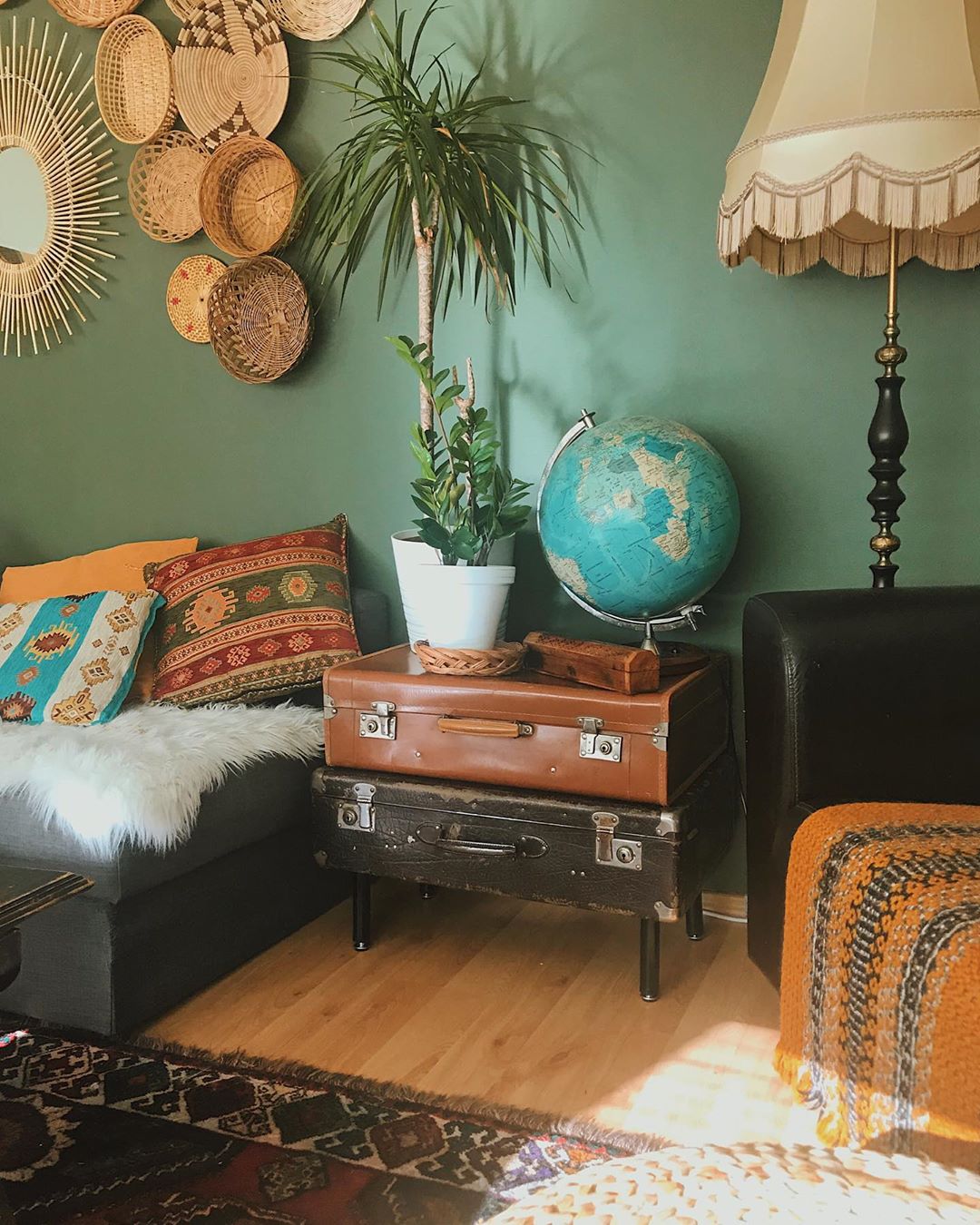 How to Decorate with Antiques and Vintage Pieces