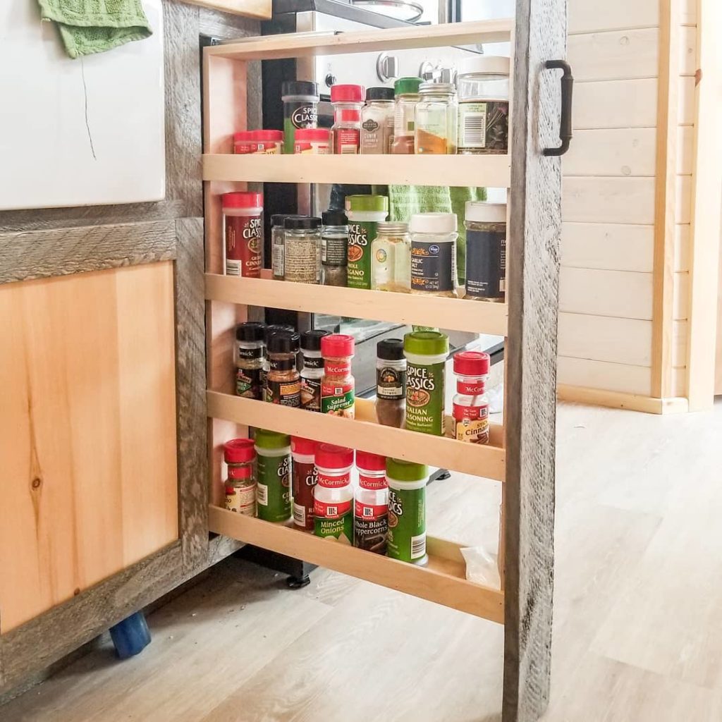 This  removable drawer maximized my kitchen storage space