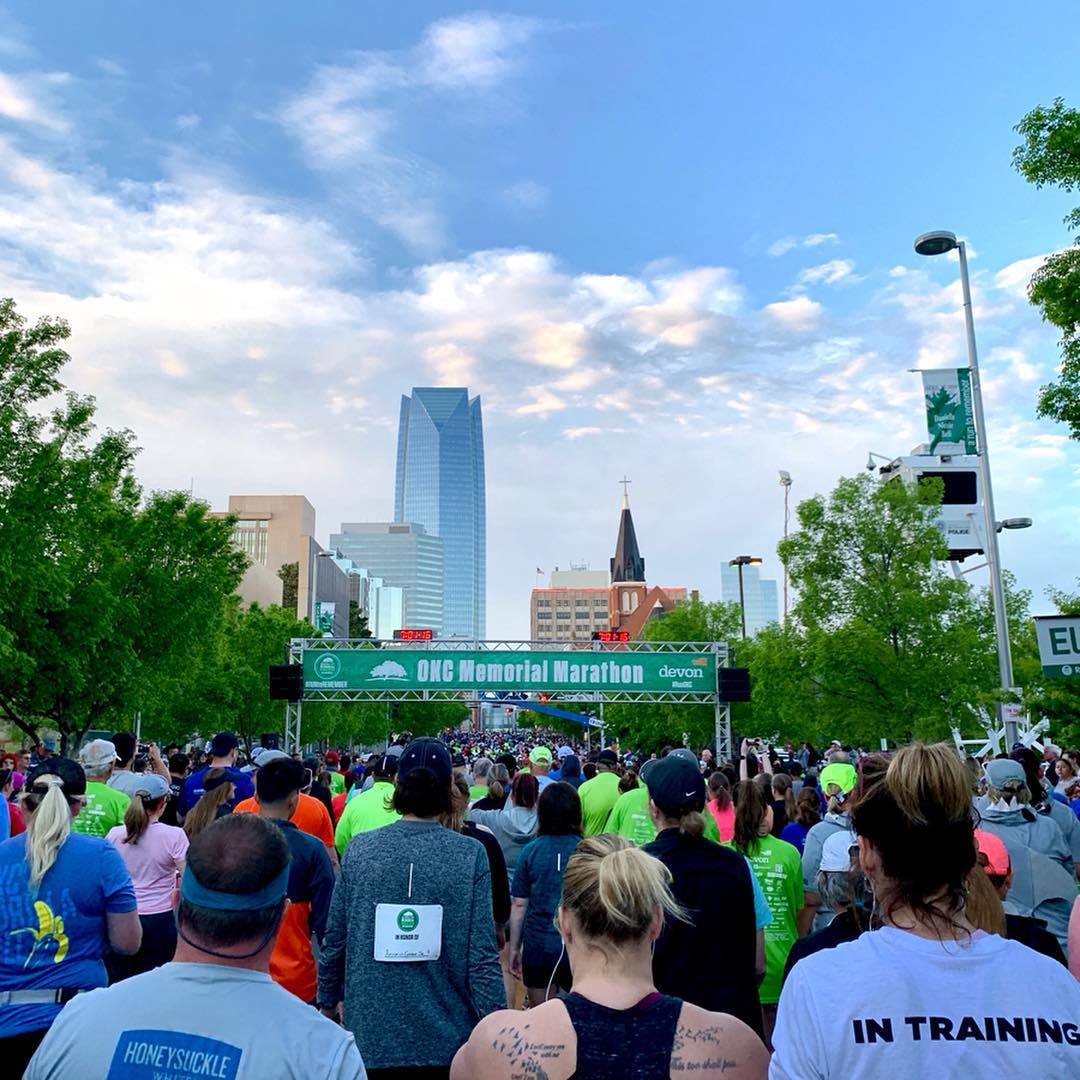 People getting ready for a marathon. Photo by Instagram user @lowark