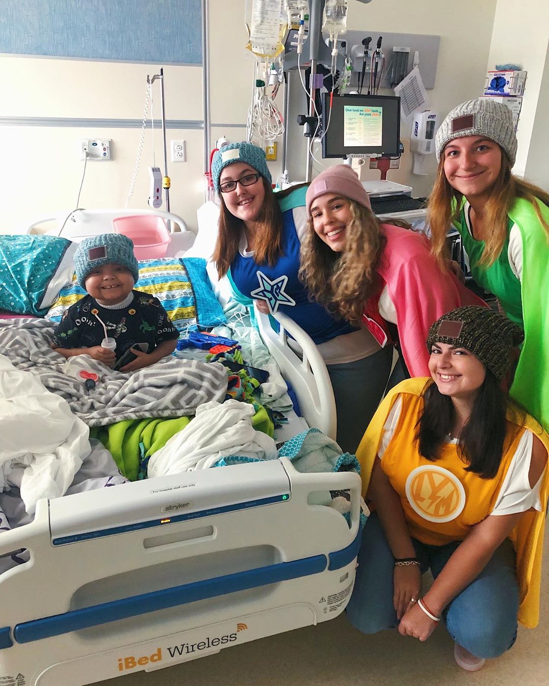 Girls visiting little boy in hospital. Photo by Instagram user @loveyourmelon