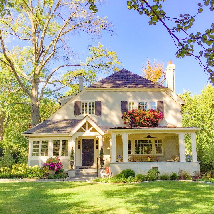 Older Craftsman-Style Home in Hyde Park, Cincinnati, OH. Photo by Instagram user @digs_and_dwellings