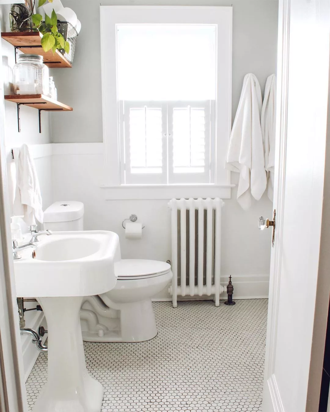 Bathroom Minimalism - How I Organize My Small Bathrooms - So Much Better  With Age
