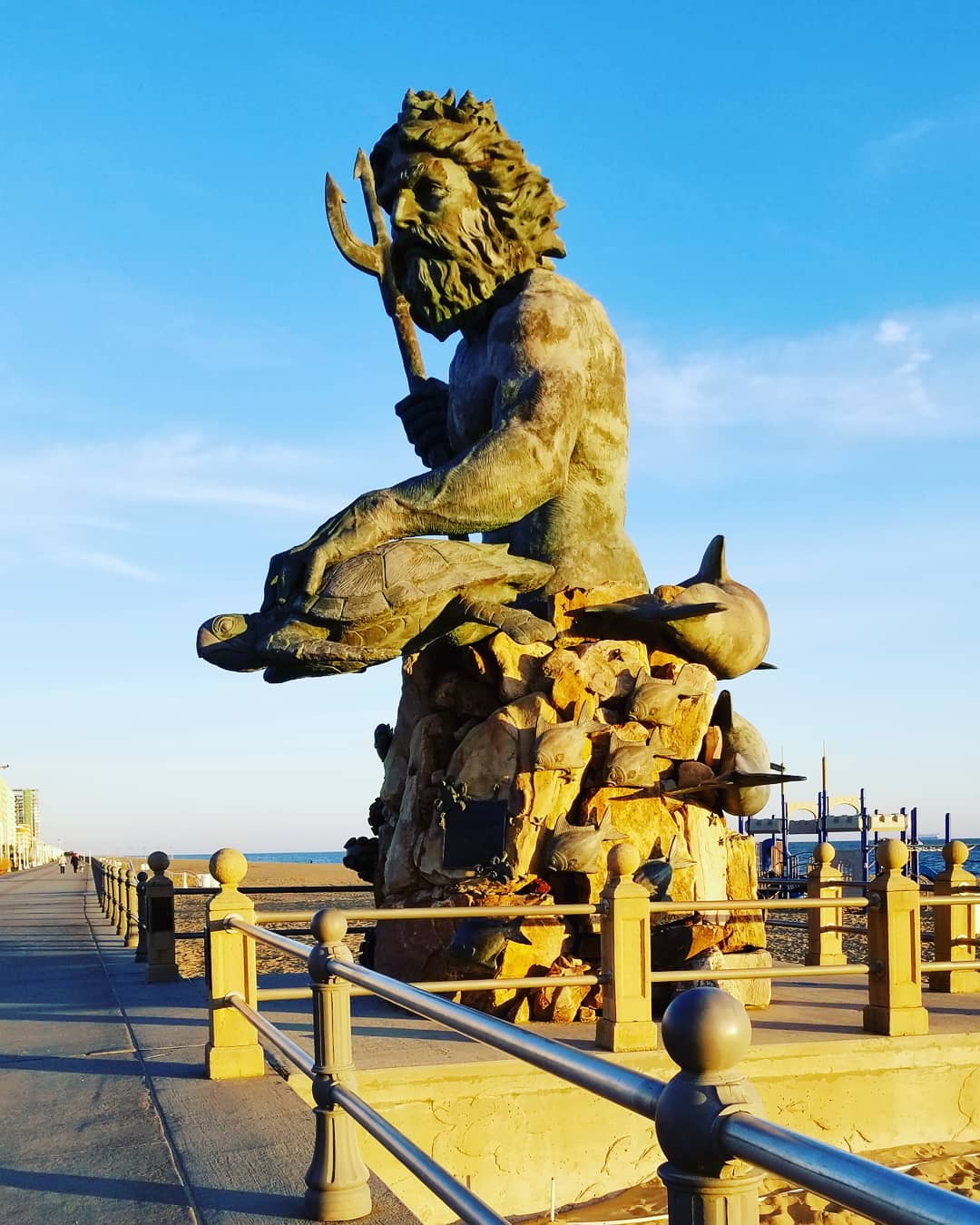 Statue of Neptune on boardwalk. Photo by Instagram user @remid_2015