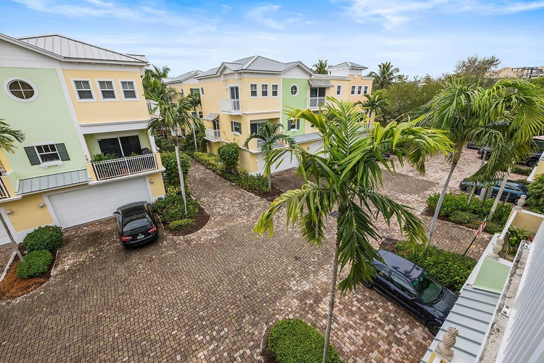 Aerial view of yellow and green townhomes in Harbordale, Fort Lauderdale, FL. Photo by Instagram user @realtorhoff