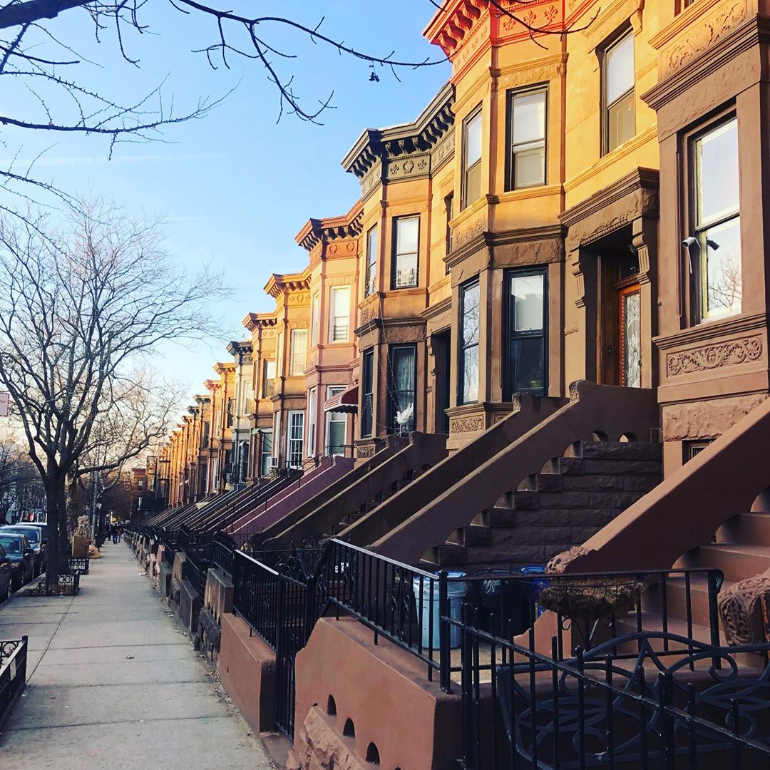 Exterior of Sunset Park Brooklyn rowhouses. Photo by Instagram user @lolitasellsny