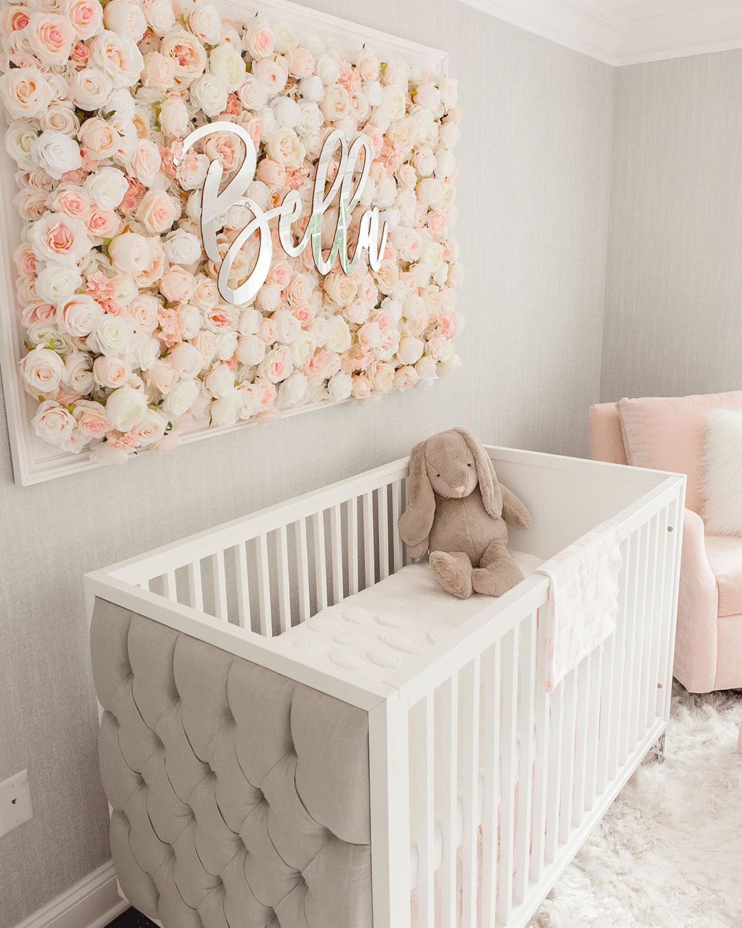 Baby girl nursery with pink decor. Photo by Instagram user @home.inspirationbyme