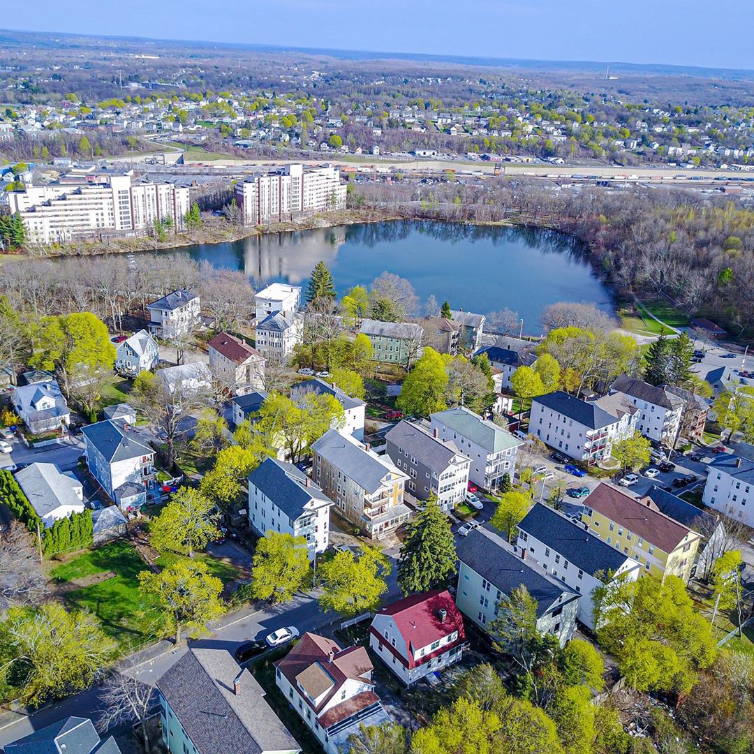 drone shot of homes in worcester, MA photo by Instagram user @sustainablecomfort