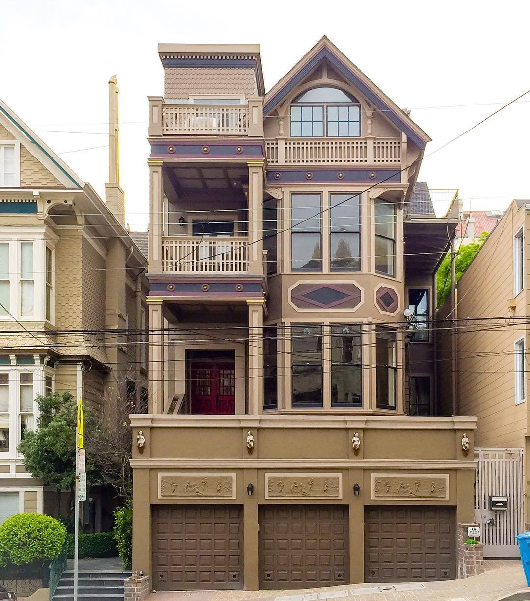 Tri-Level Stick Home in Pacific Heights, San Francisco. Photo by Instagram user @sanfranciscoexteriors