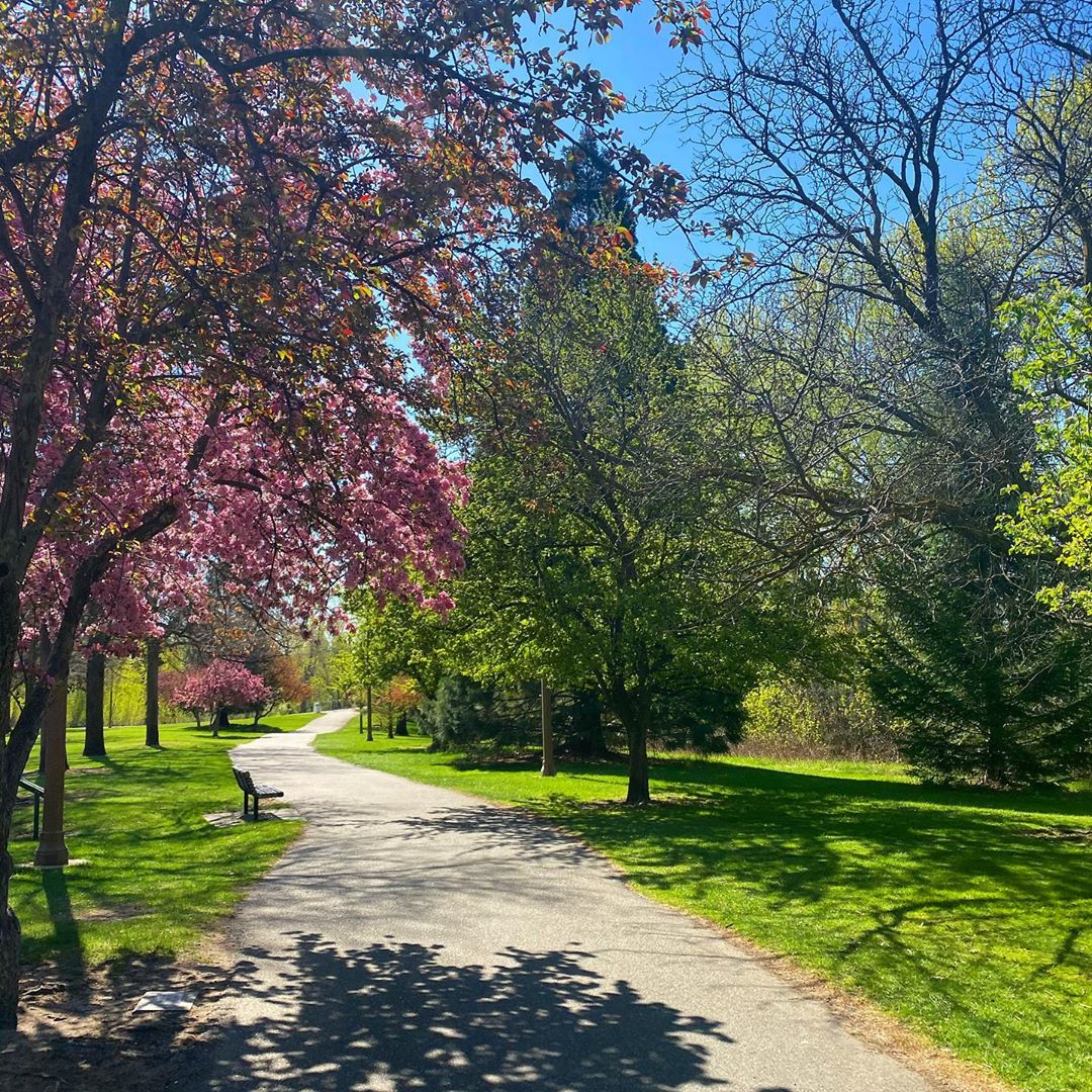 pathway in Julia Davis Park in Boise, ID photo by Instagram user @josieave