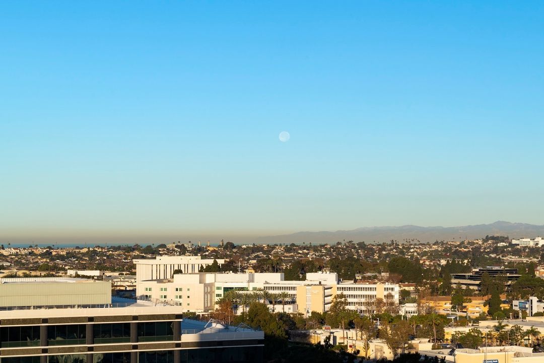 Daytime skyline photo of Torrance, California. Photo by Instagram user @torrancemarriott