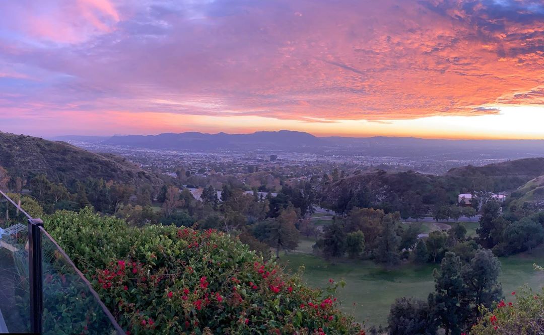 View of Burbank, CA from Castaway Restaurant. Photo by Instagram user @chazrainey