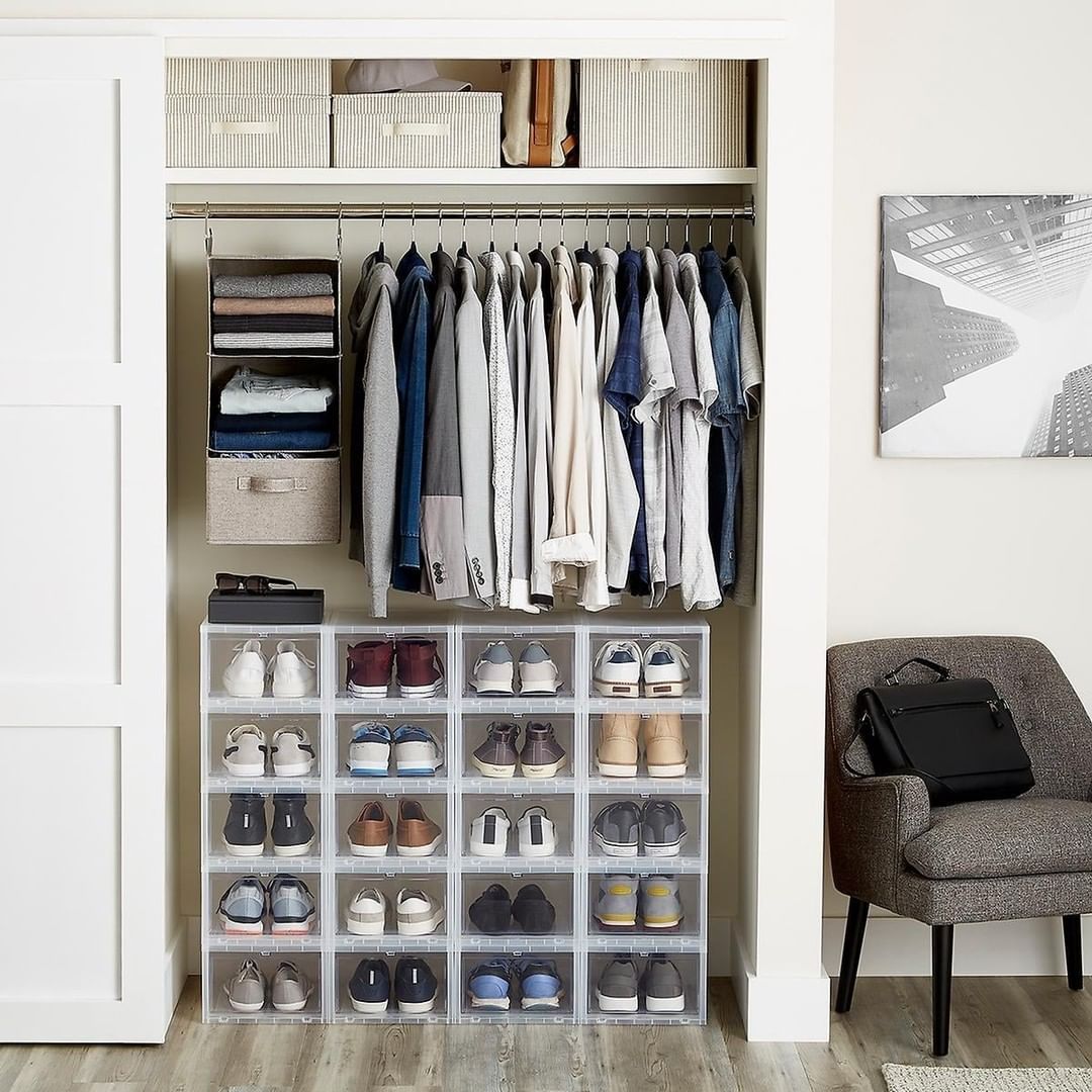 Decluttered Closet in Minimalist Bedroom. Photo by Instagram user @decluttrme