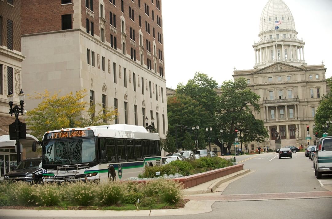 Lansing Michigan CATA Bus in Front of the State House. Photo by Instagram user @ridecata