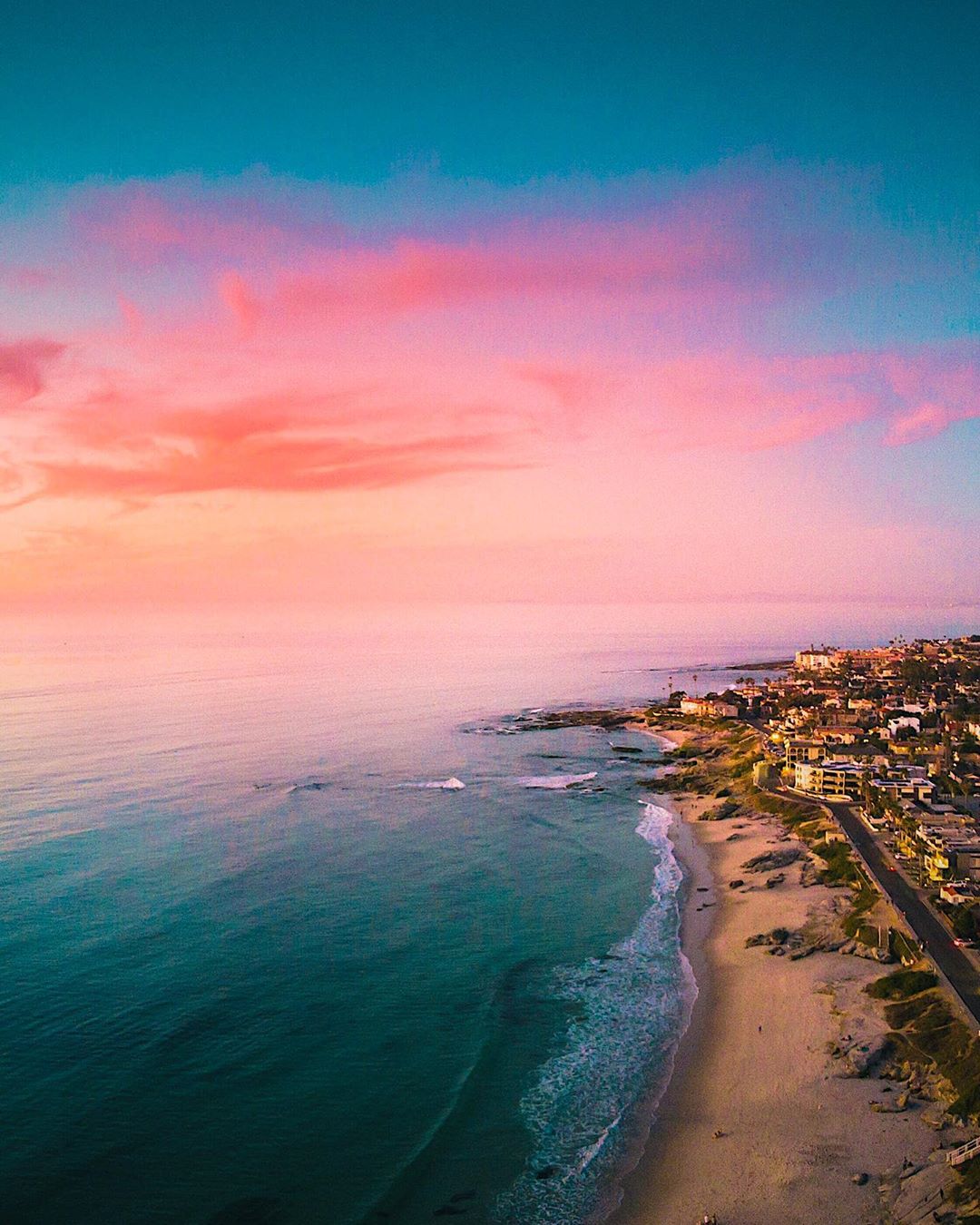 Coastal View at Sunset of San Diego, CA. Photo by Instagram user @lifewithkahlil