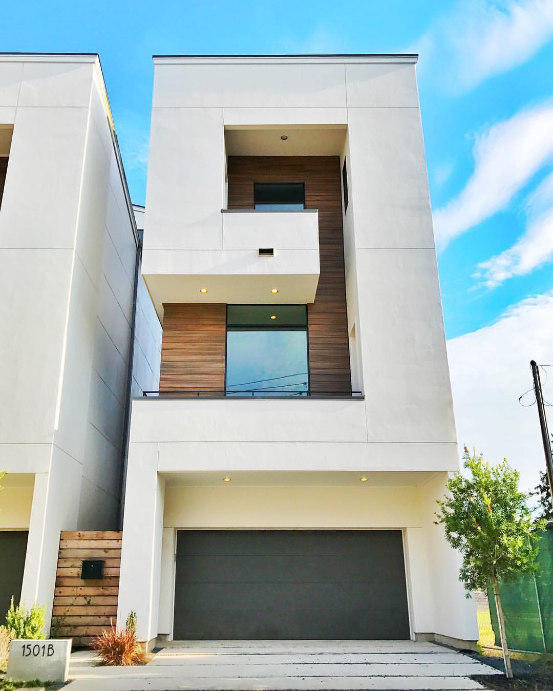 Modern Home in Houston's Midtown Neighborhood. Photo by Instagram User @modernhoustonhomes