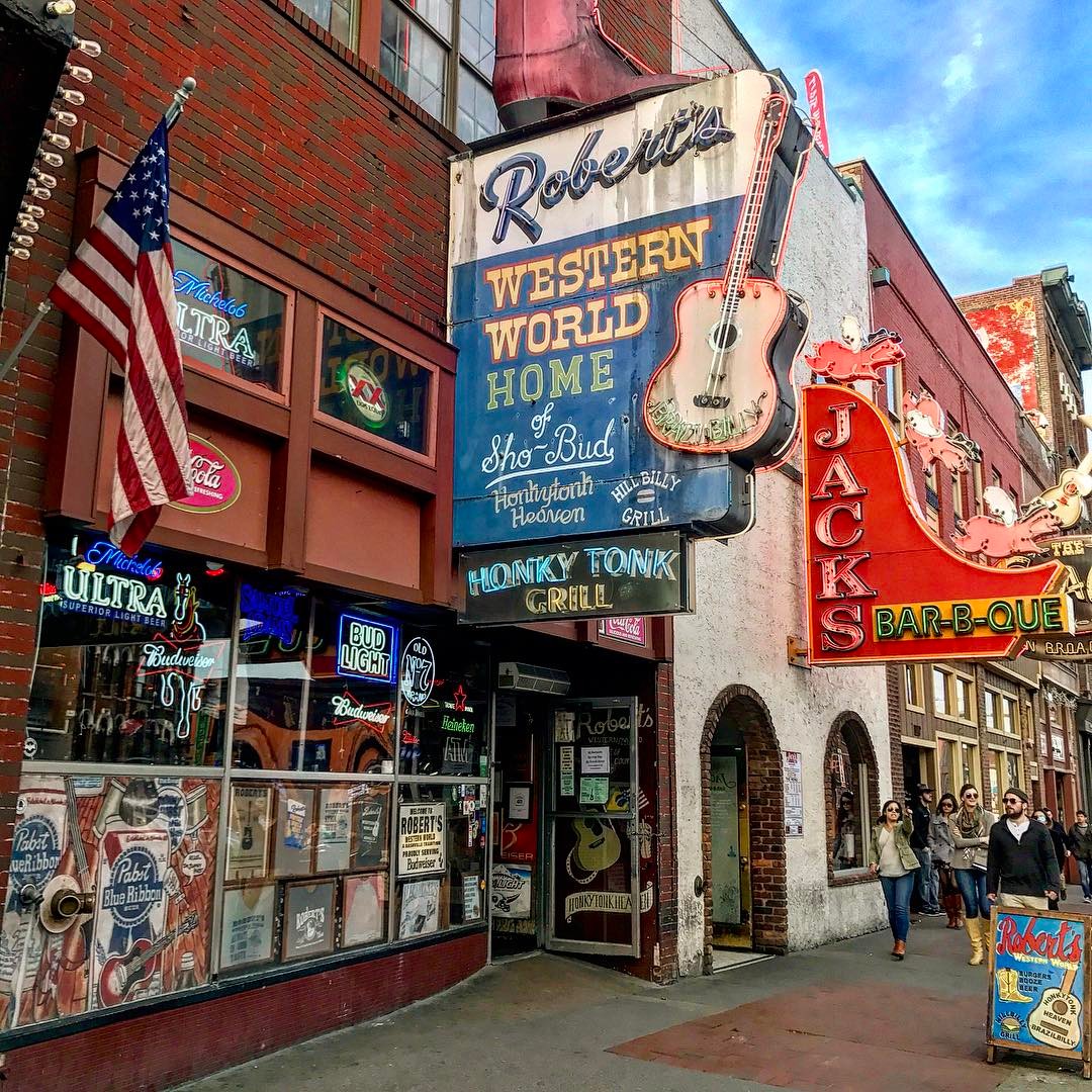 Sign Outside Roberts Western World Home in Nashville, TN. Photo by Instagram user @francescaamoro