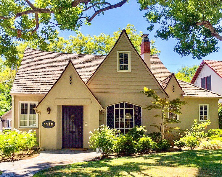 Tudor-style cottage in Sacramento, CA. Photo by Instagram user @digs_and_dwellings
