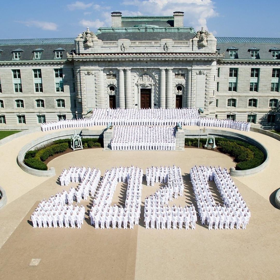 Class of 2020 in Front of the United States Naval Academy. Photo by Instagram user @usnavalacademy