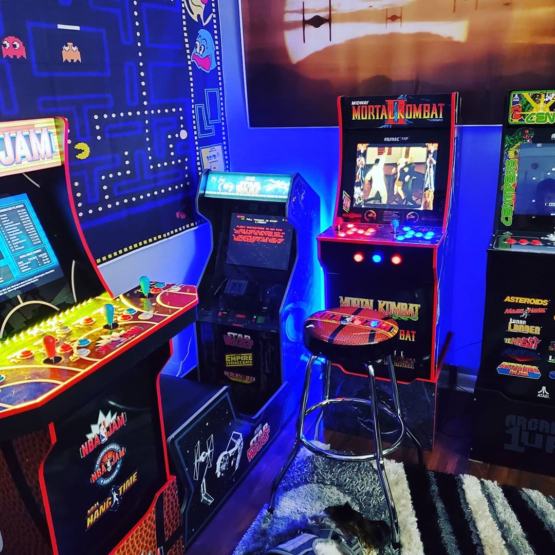 Mini Arcade Room with Classic Games. Photo by Instagram user @modified420