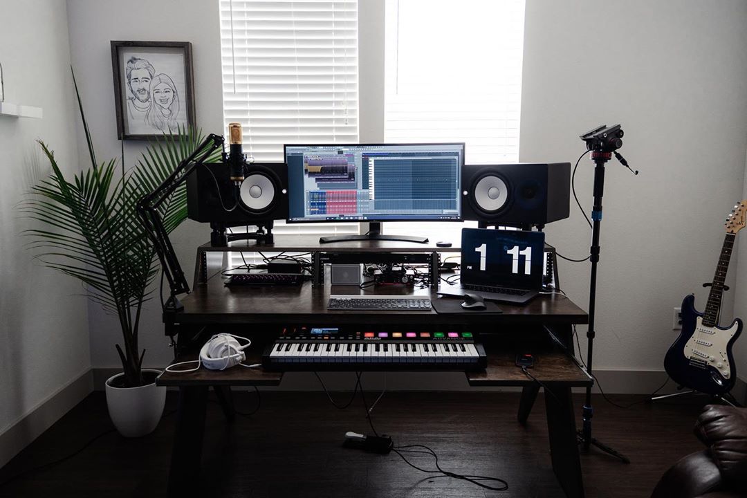 Home Music Studio Workspace. Photo by Instagram user @jayfortherecord