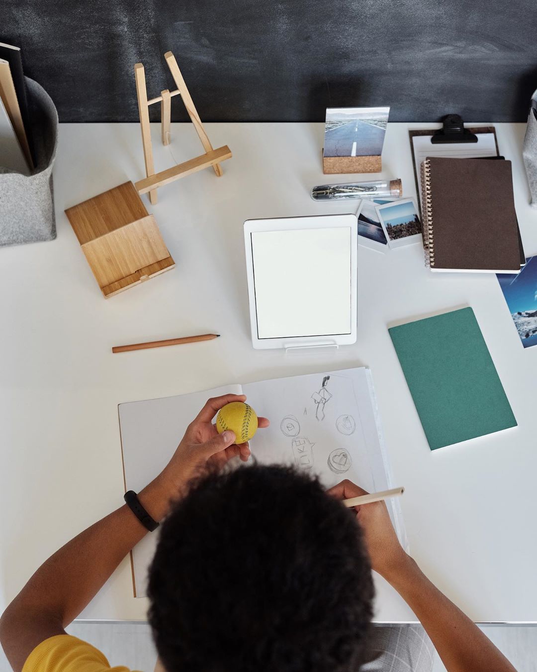 Kid Working on Homework Learning to Draw. Photo by Instagram user @limitlesslearningtutoring