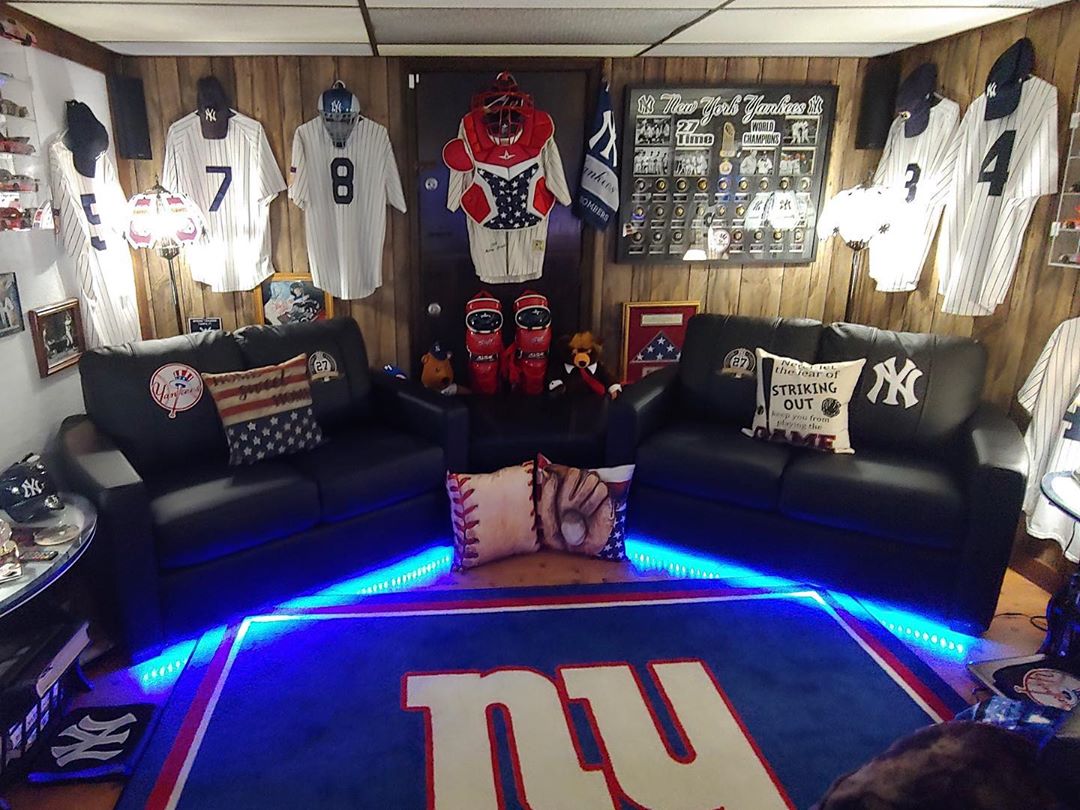 New York Yankees and New York Giants Fan Basement Setup. Photo by Instagram user @zipchair