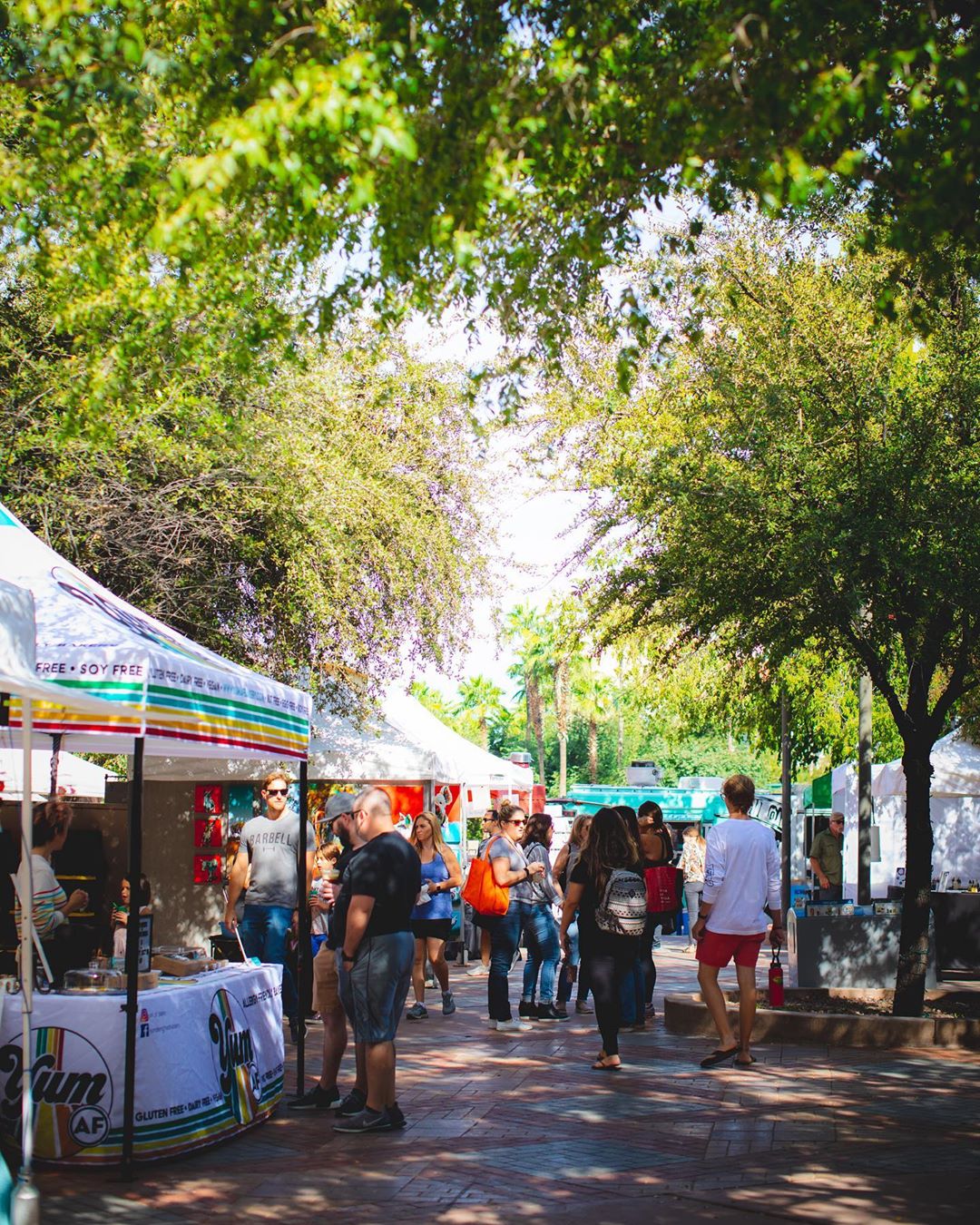 Residents Walking Around at the Weekly 6th Street Market. Photo by Instagram user @6thstreetmarket