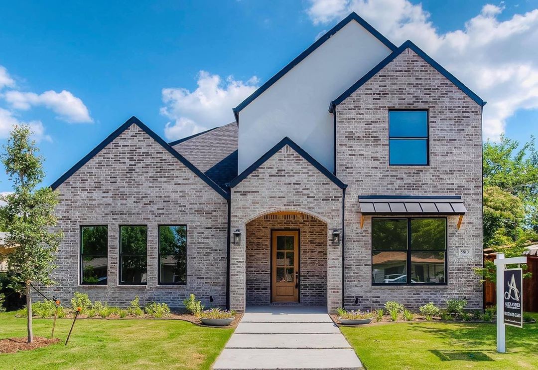 New White Brick Style Home in Westworth Village, TX. Photo by Instagram user @marisolalvaradokw