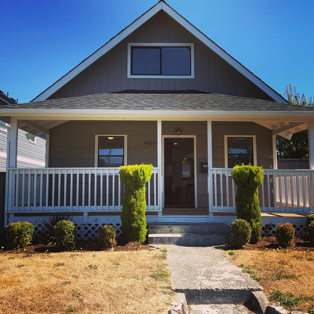 Gray Bungalow in West End, Tacoma. Photo by Instagram user @andersibsenhomes