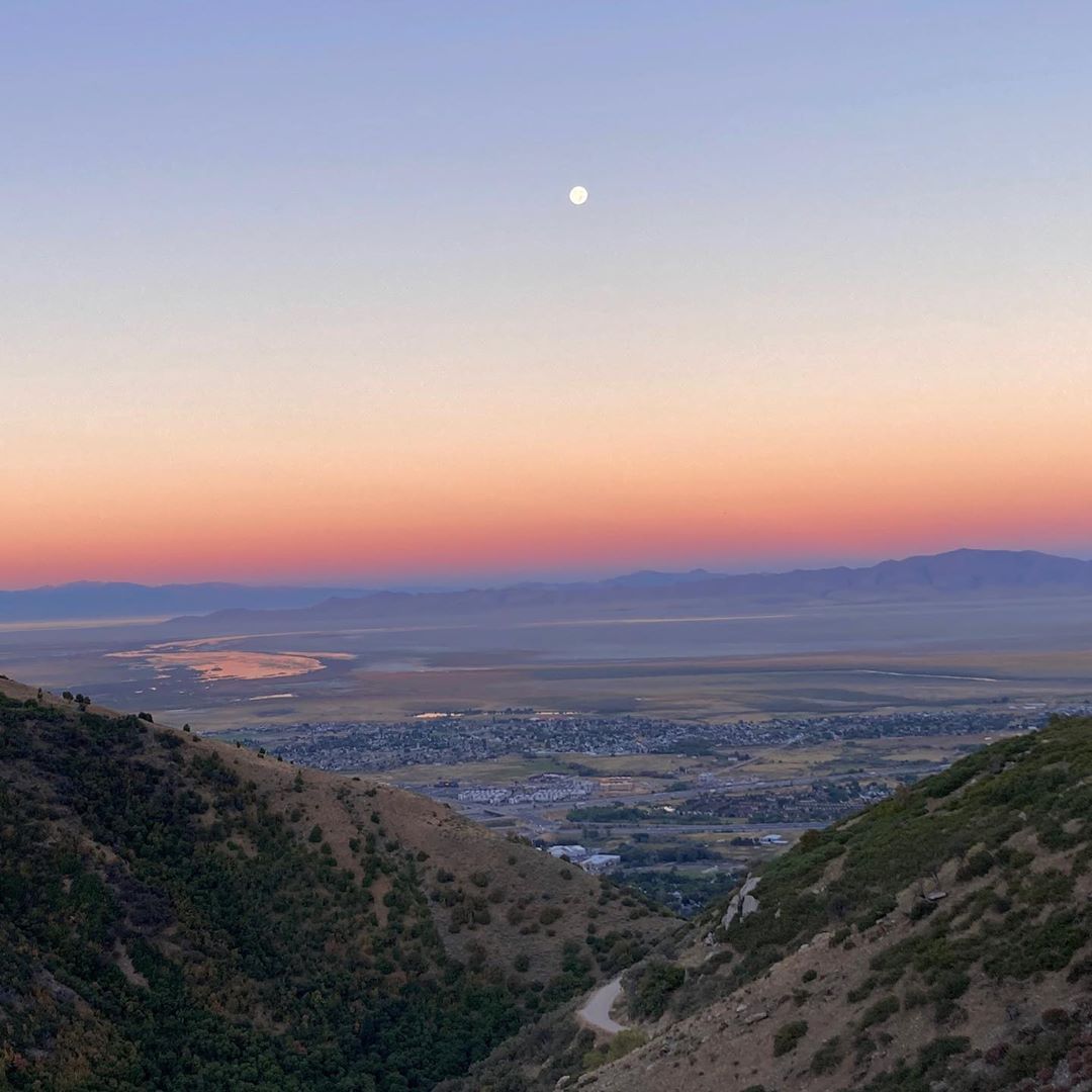 View of Farmington, UT Atop a Hill at Sunrise. Photo by Instagram user @ryandtoone