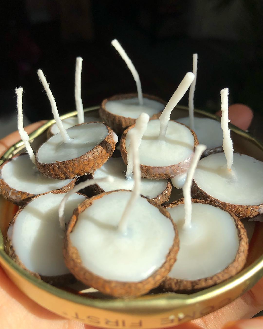 Home Made Acorn Tea Lights. Photo by Instagram user @fig.and.moon