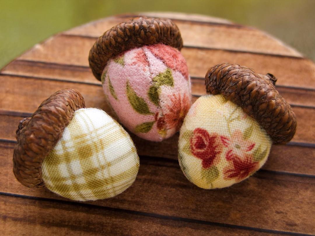 Fabric Acorns for Fall Decor. Photo by Instagram user @patchworkpottery