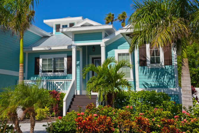Nice Blue Beach Home Used for Airbnb Rentals