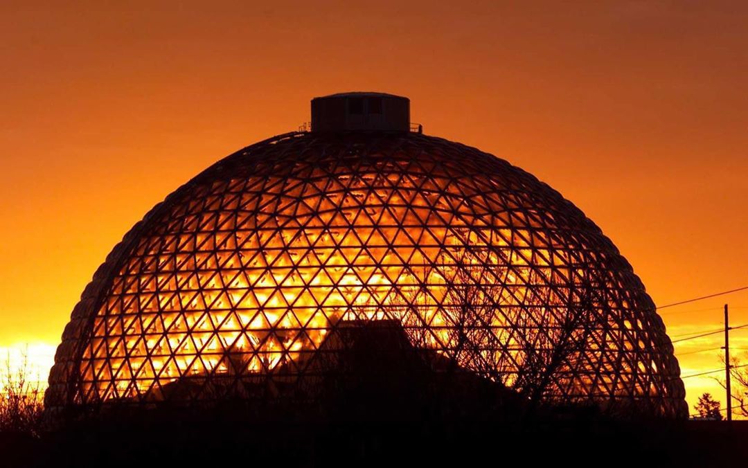 The Desert Dome at Dusk at the Henry Doorly Zoo & Aquarium in Omaha. Photo by Instagram user @henrydoorlyzoo