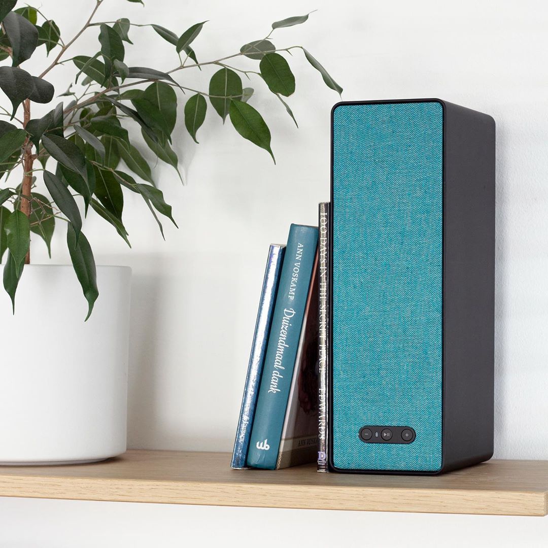 Smart Speaker Set Up on a Bookshelf. Photo by Instagram user @unisk.design