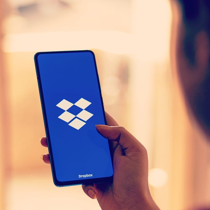 Smart Phone With Dropbox Logo on Screen. Photo by Instagram user @qeeqrewardsclub