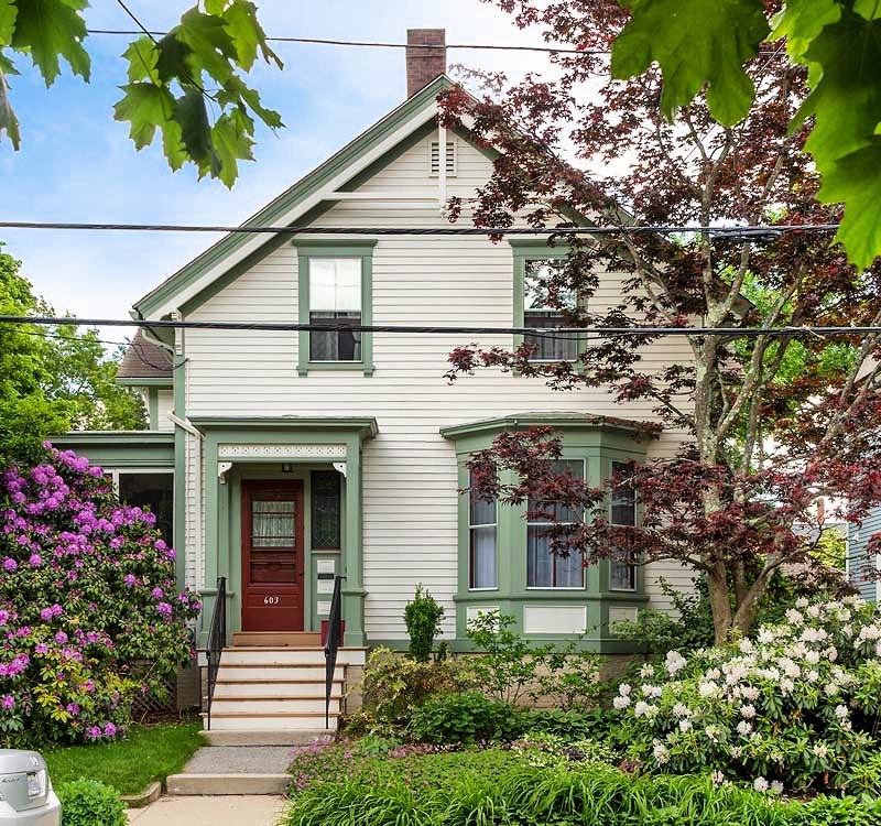 A view of the front of a home in the Blackstone Providence neighborhood. @pvdpreservation