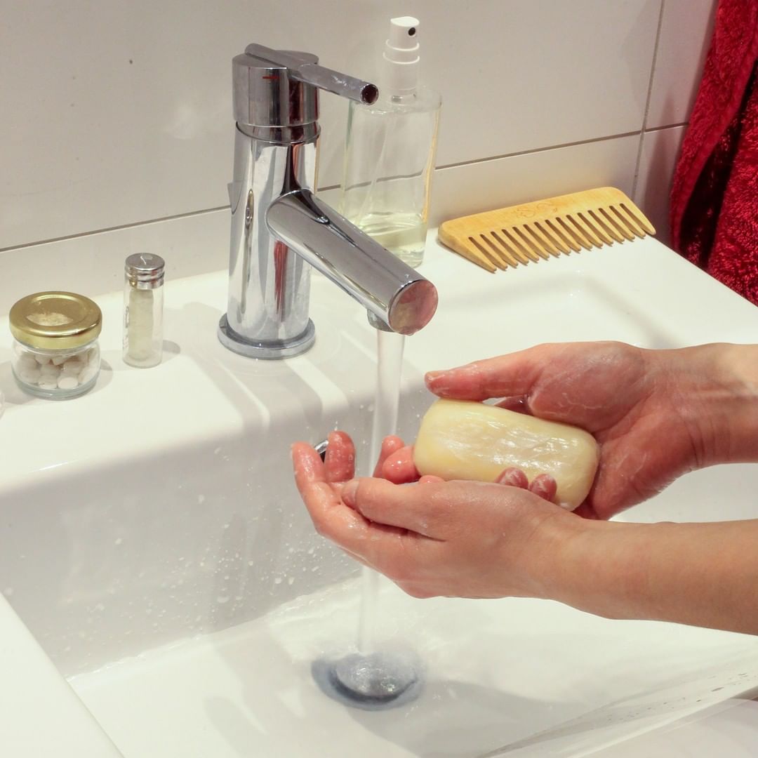 Person washing their hands. Photo by Instagram user @shaveware